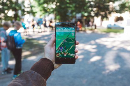 Pokémon Go game merges virtual, real worlds